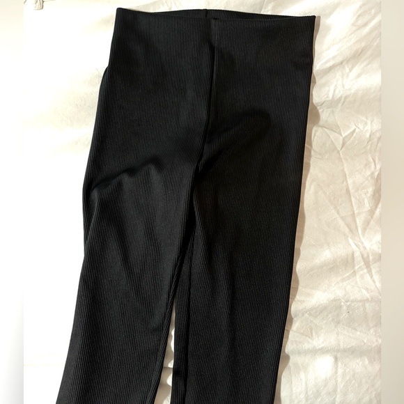 NWOT- H&M Black Ribbed Leggings - Picture 1 of 3